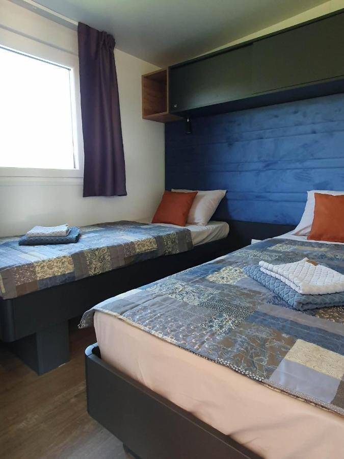 Mobile Homes Karlo & Dino プーラ エクステリア 写真