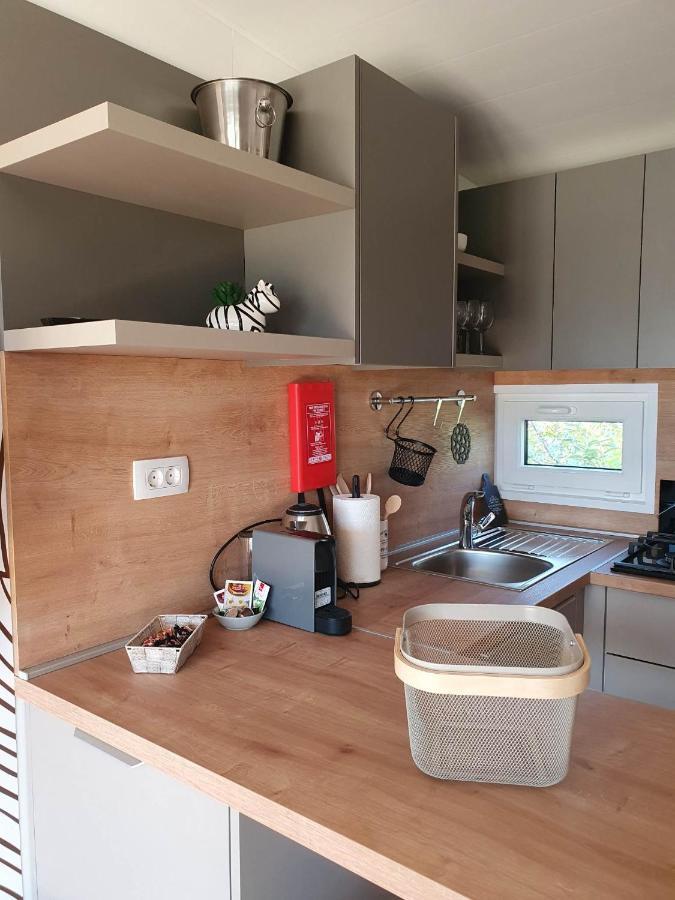Mobile Homes Karlo & Dino プーラ エクステリア 写真
