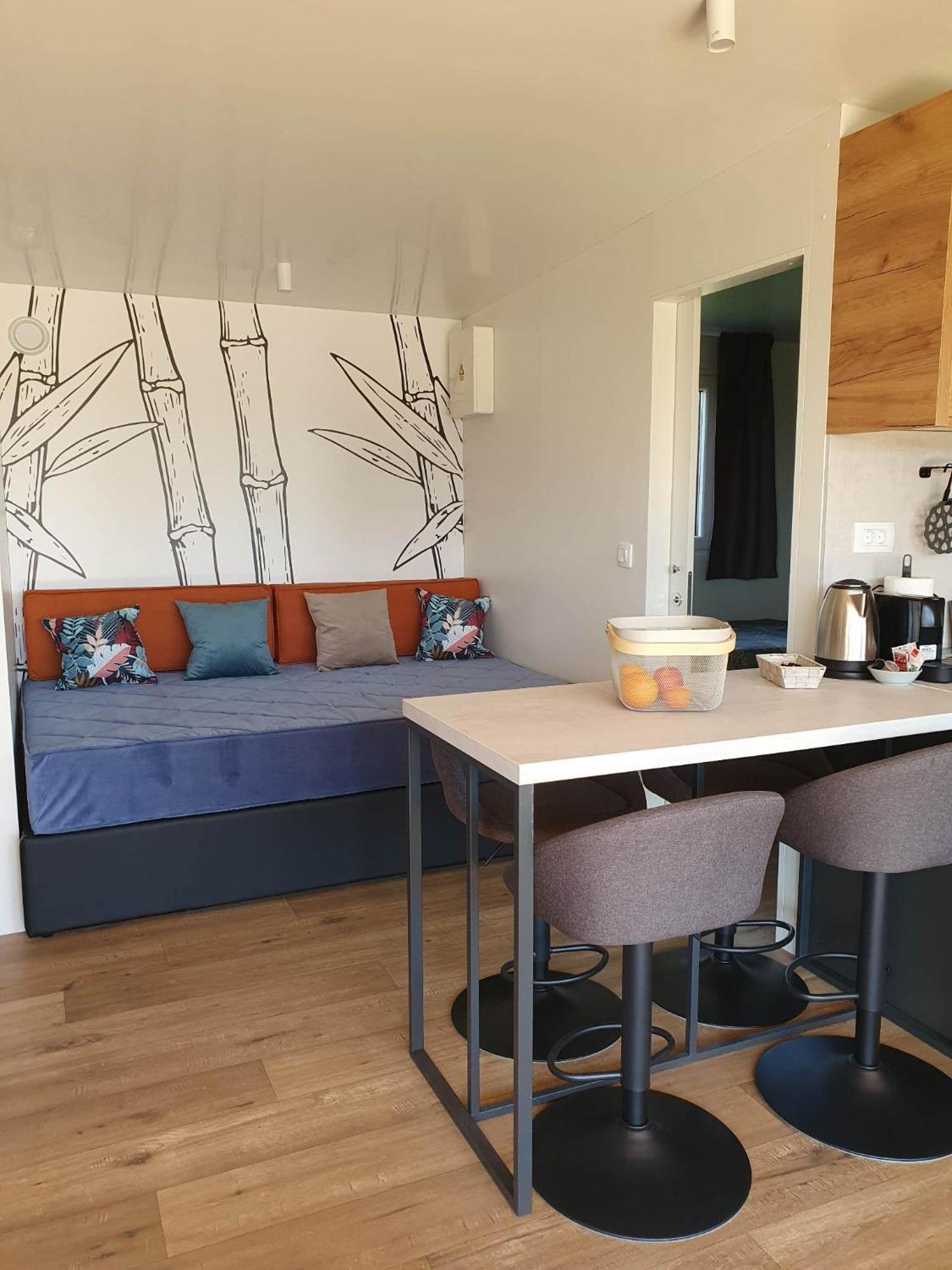 Mobile Homes Karlo & Dino プーラ 部屋 写真