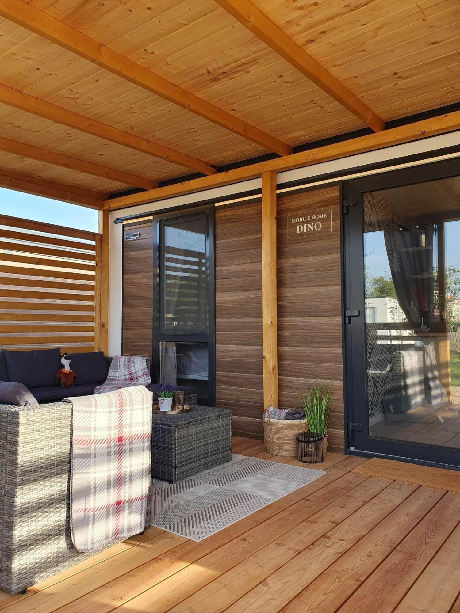 Mobile Homes Karlo & Dino プーラ 部屋 写真